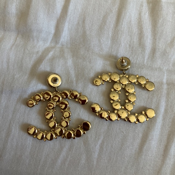 Authentic Chanel CC Large Logo Earrings - Picture 4 of 9